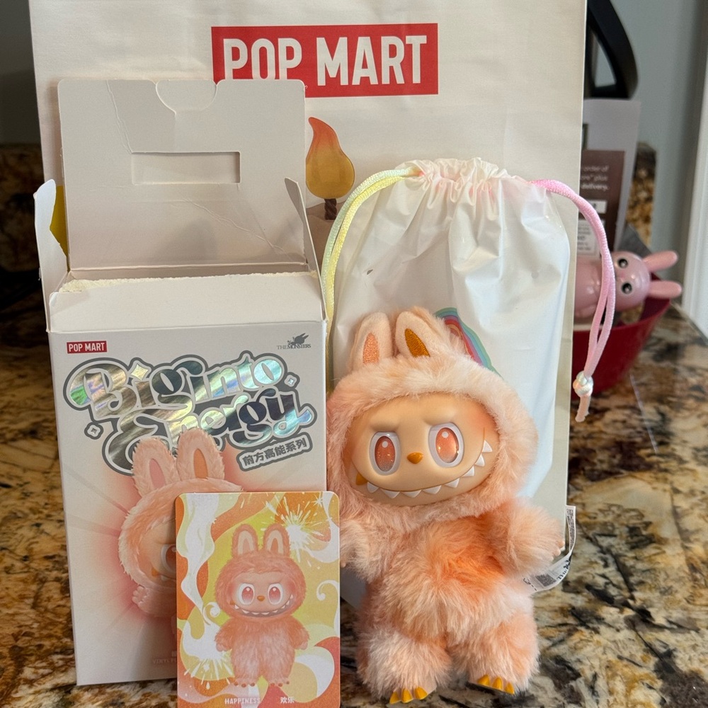 Pop Mart Big into Energy BIE Labubu Happiness